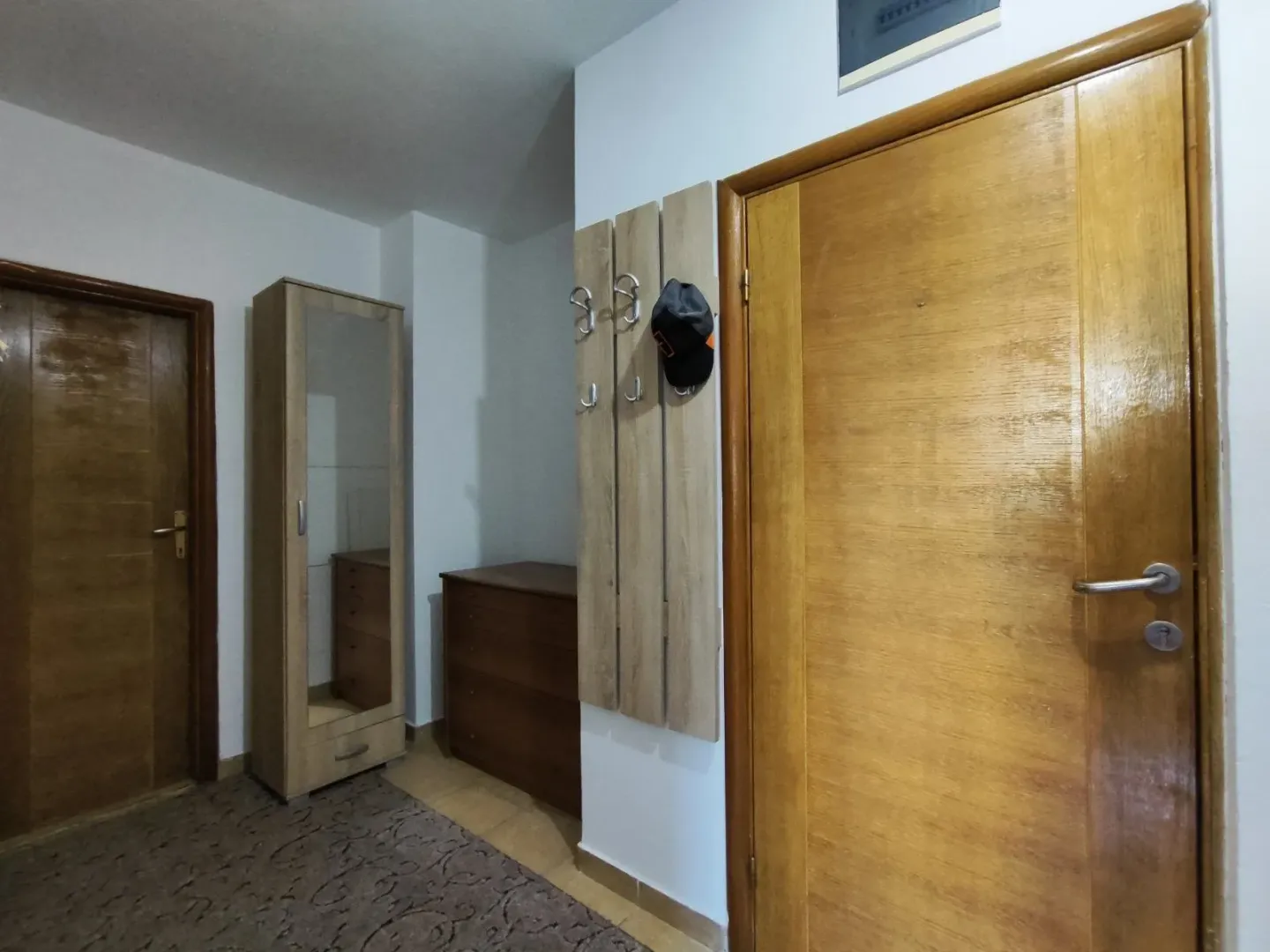 Izdavanje, trosoban stan, 64m², Stari Aerodrom, Podgorica