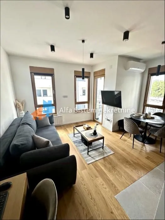 Izdavanje, stan, 40m², Zvezdara Sve Podlokacije, Beograd