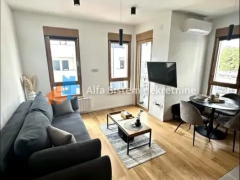 Izdavanje, stan, 40m², Zvezdara Sve Podlokacije, Beograd