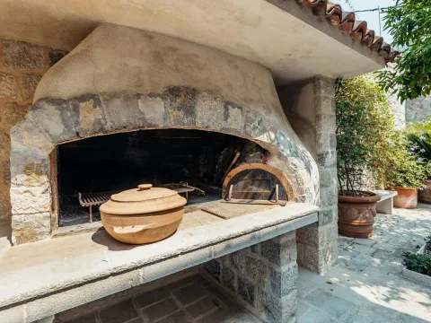 Izdavanje, kuća, 382m², Perast, Kotor - image 42