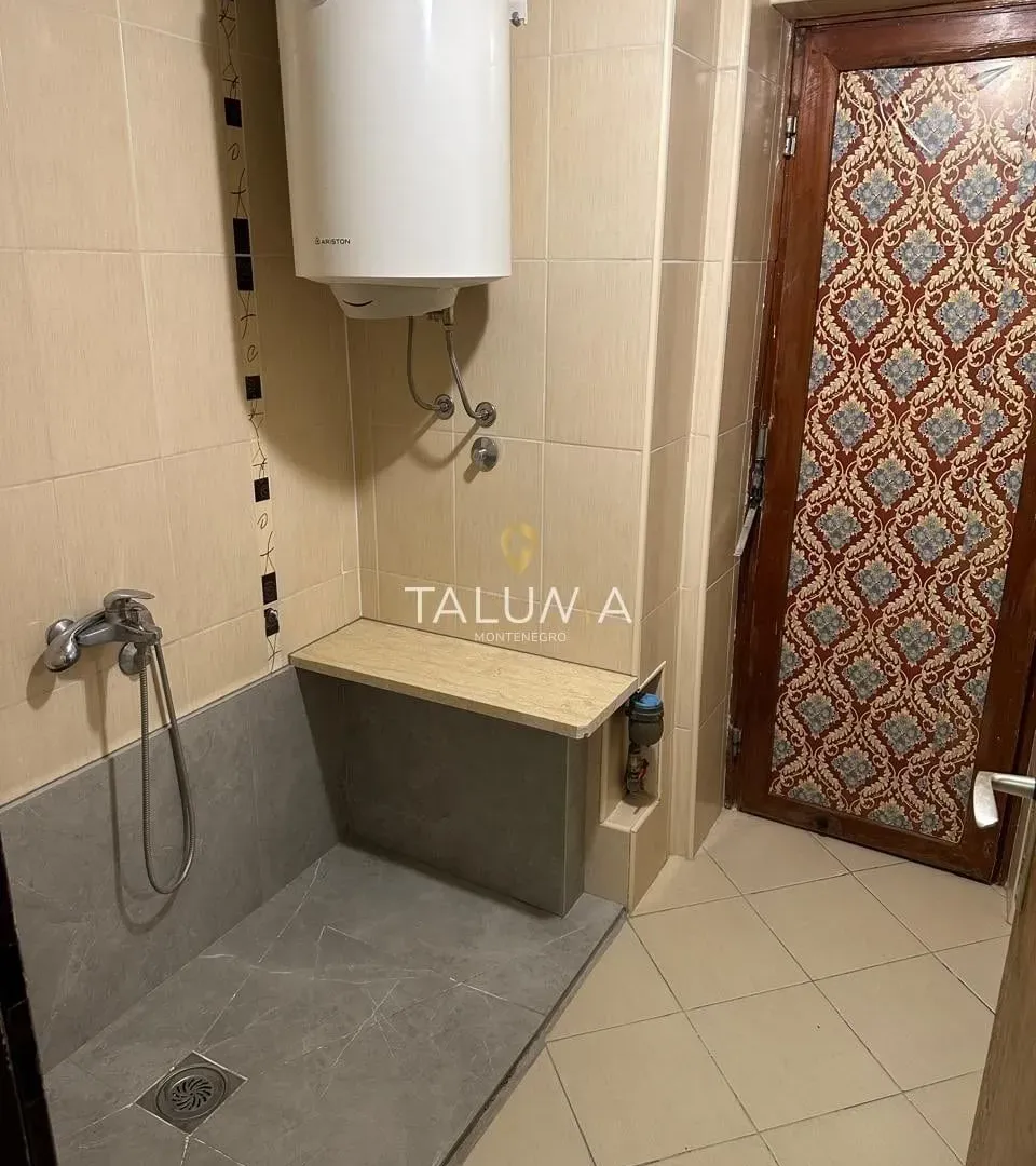 Sale, apartment, 95m², Makedonsko naselje, Bar