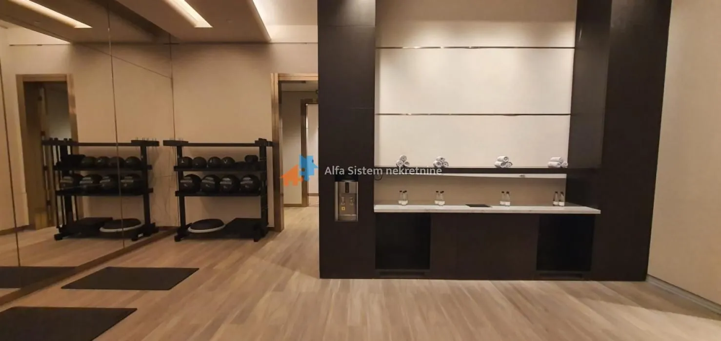 Izdavanje, trosoban stan, 90m², Savski Venac, Beograd