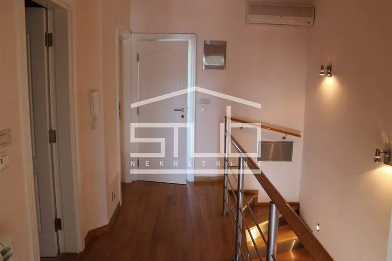 Sale, house, 215m², Savski Venac, Beograd