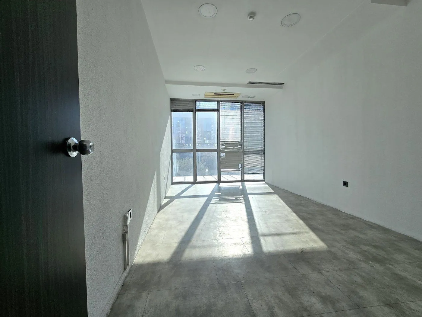 Rent, office space, 450m², Preko Morače, Podgorica