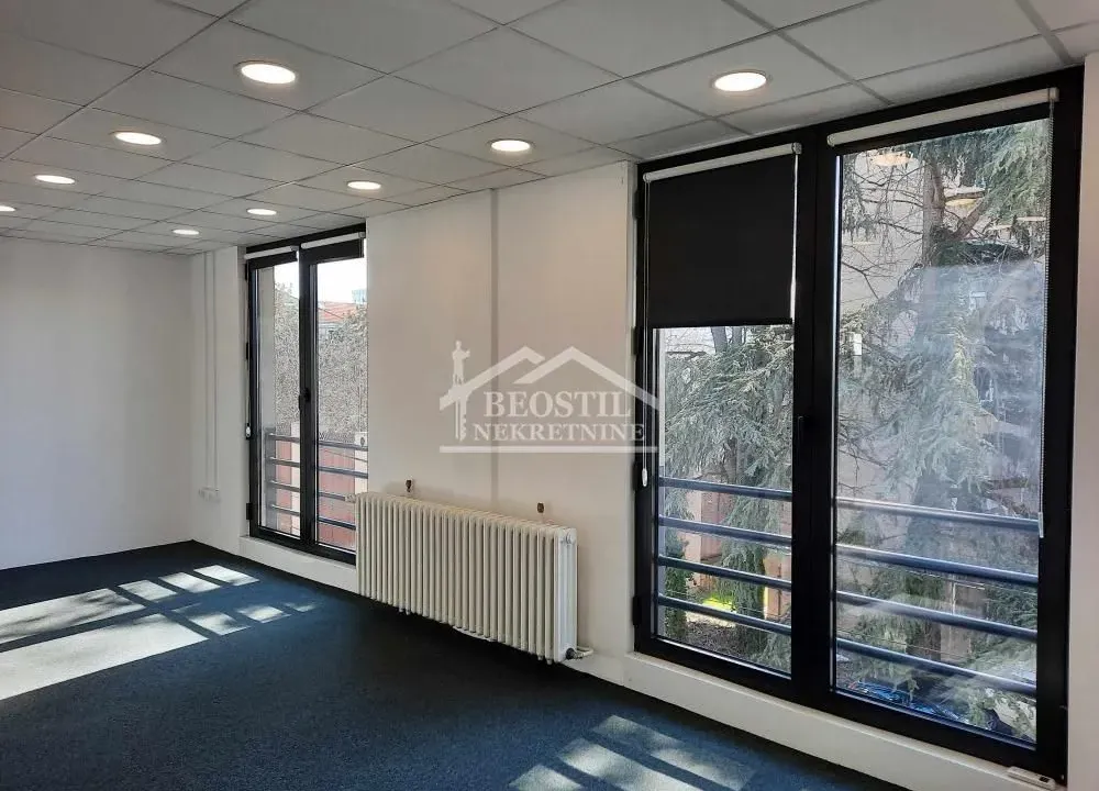Izdavanje, poslovni prostor, 200m², Lekino Brdo, Voždovac Sve Podlokacije