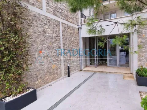 Prodaja, stan, 403m², Kotor, Crna Gora - image 11