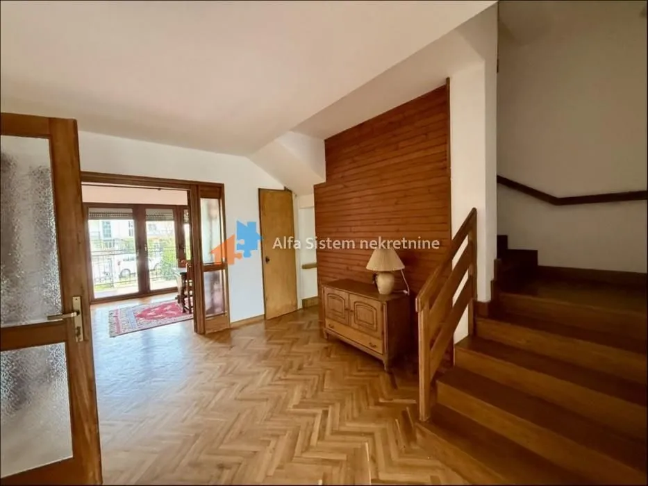 Prodaja, kuća, 320m², Rušanj, Beograd