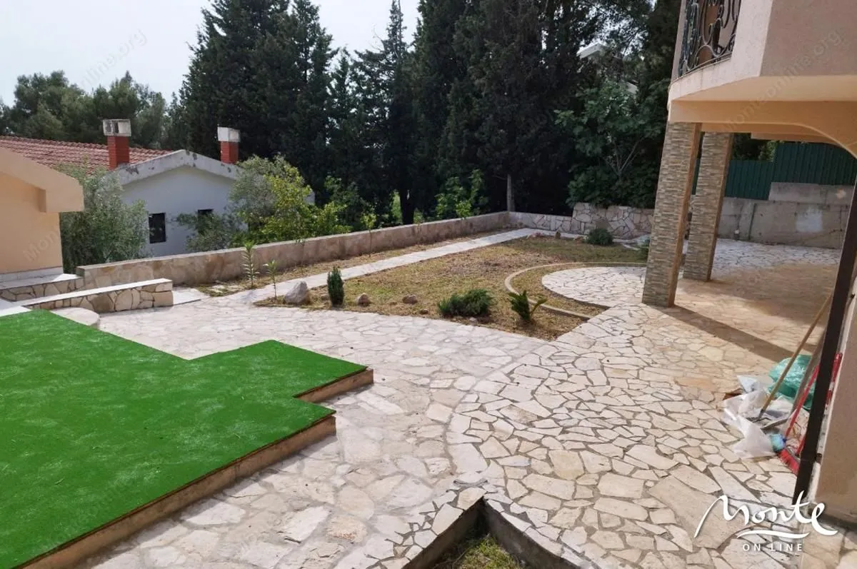 Sale, house, 200m², Bar, Crna Gora