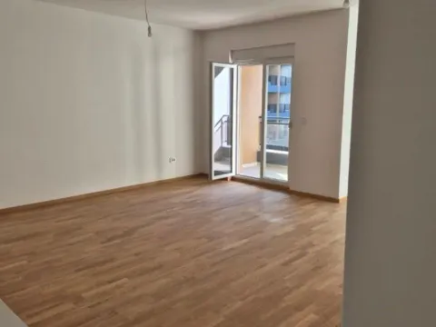 Prodaja, stan, 74m², Stari Aerodrom, Podgorica - image 2