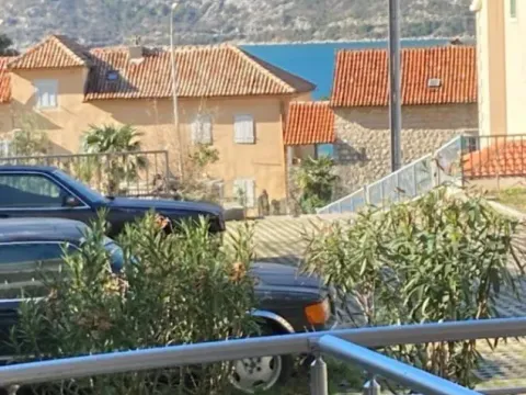 Sale, two bedroom apartment, 65m², Risan, Kotor - image 2