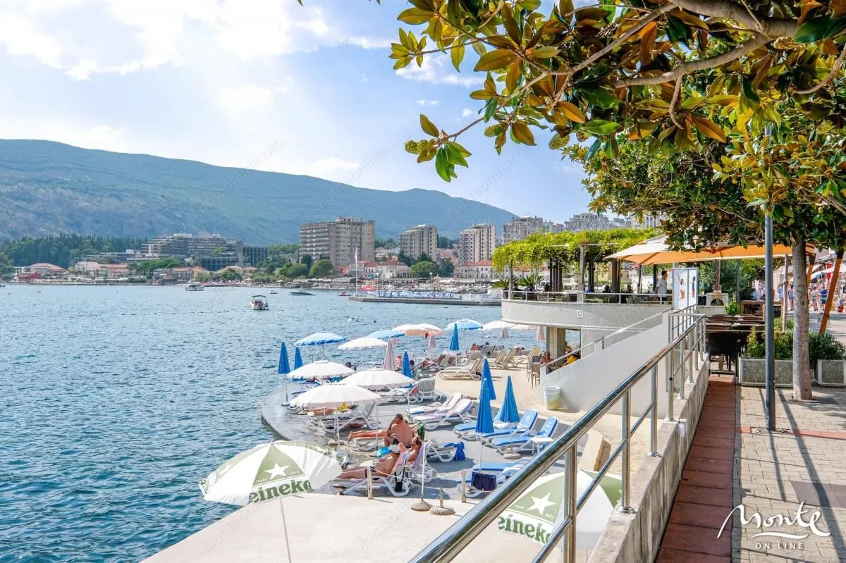 Prodaja, dvosoban stan, 158m², Igalo, Herceg Novi