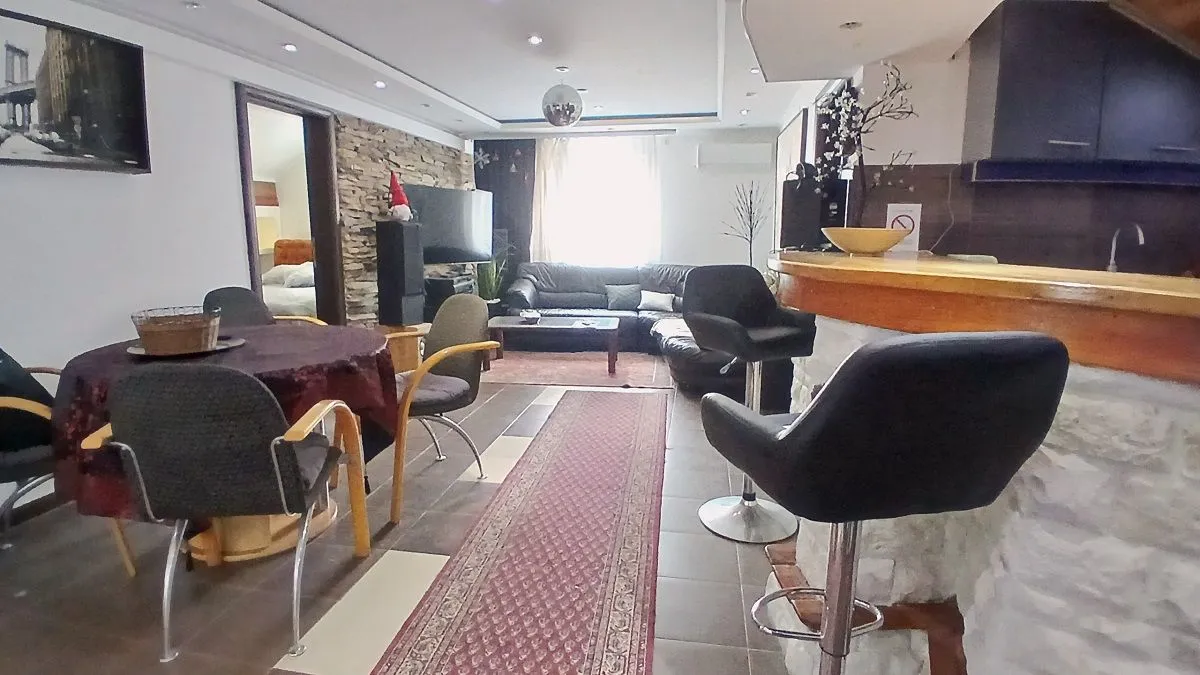 Rent, four bedroom apartment, 110m², Kalenić Pijaca, Vračar Sve Podlokacije
