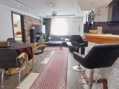 Rent, four bedroom apartment, 110m², Kalenić Pijaca, Vračar Sve Podlokacije - image 14
