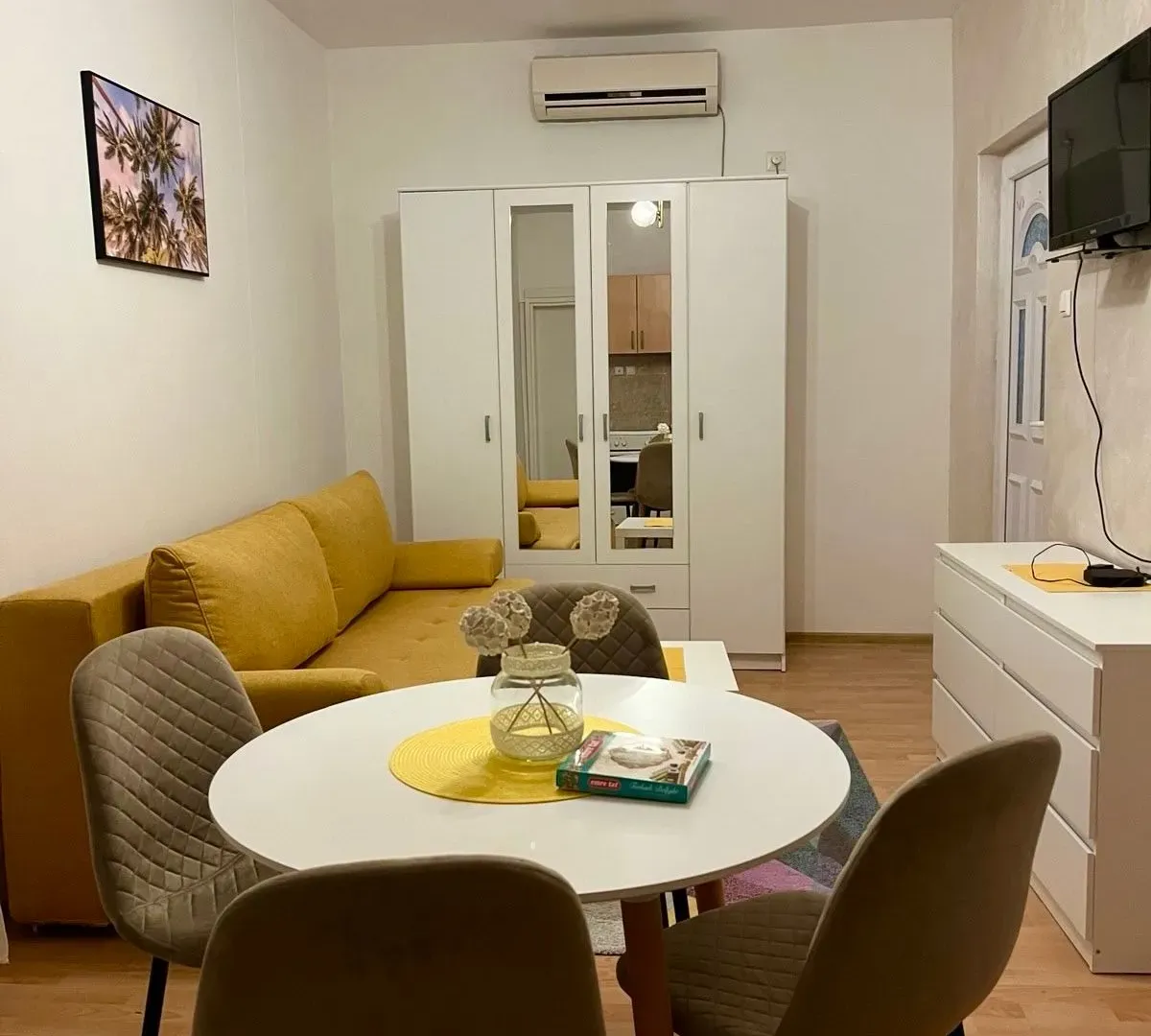 Rent, one bedroom apartment, 50m², Šušanj, Bar