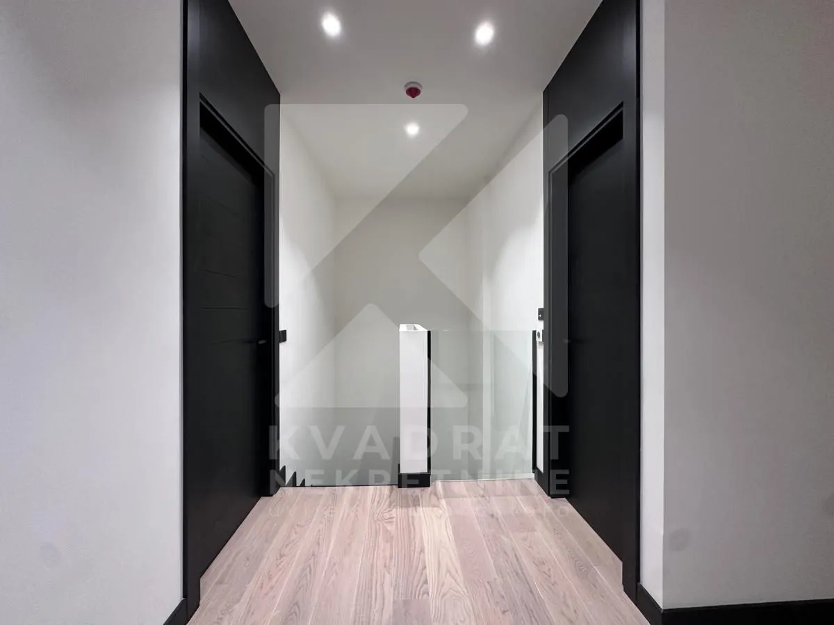 Prodaja, četvorosoban stan, 107m², Centar, Kolašin