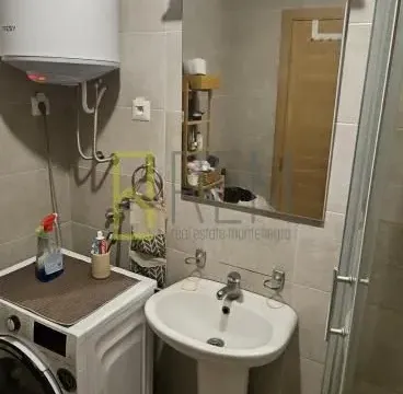 Prodaja, dvosoban stan, 70m², Stari Aerodrom, Podgorica - image 10