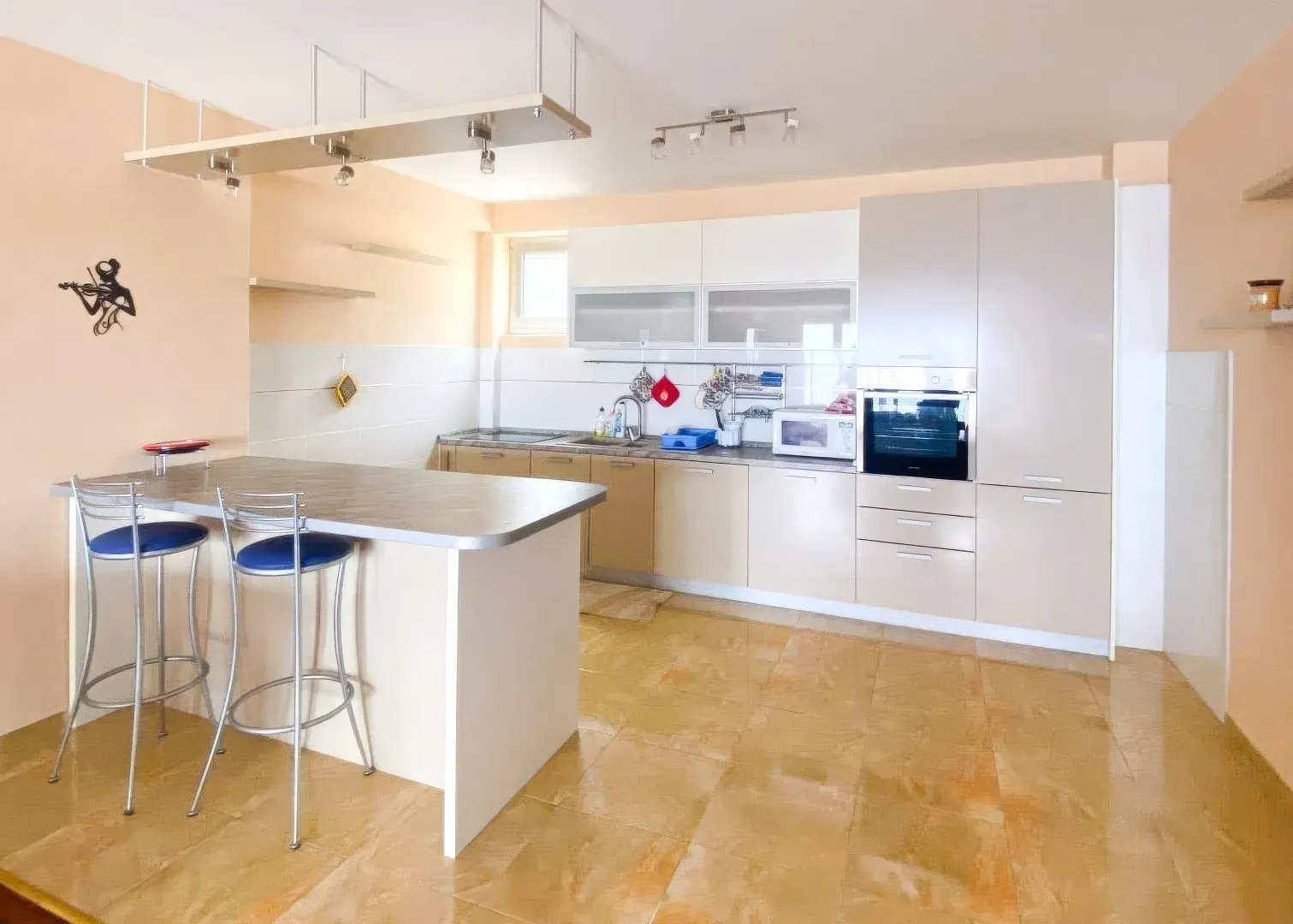 Rent, apartment, 142m², Petrovac, Budva