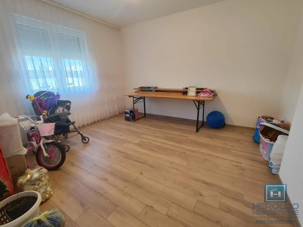 Prodaja, kuća, 270m², Budžino brdo, Jagodina