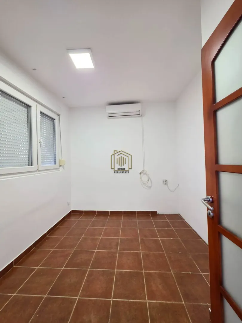 Rent, office space, 82m², Momišići, Podgorica
