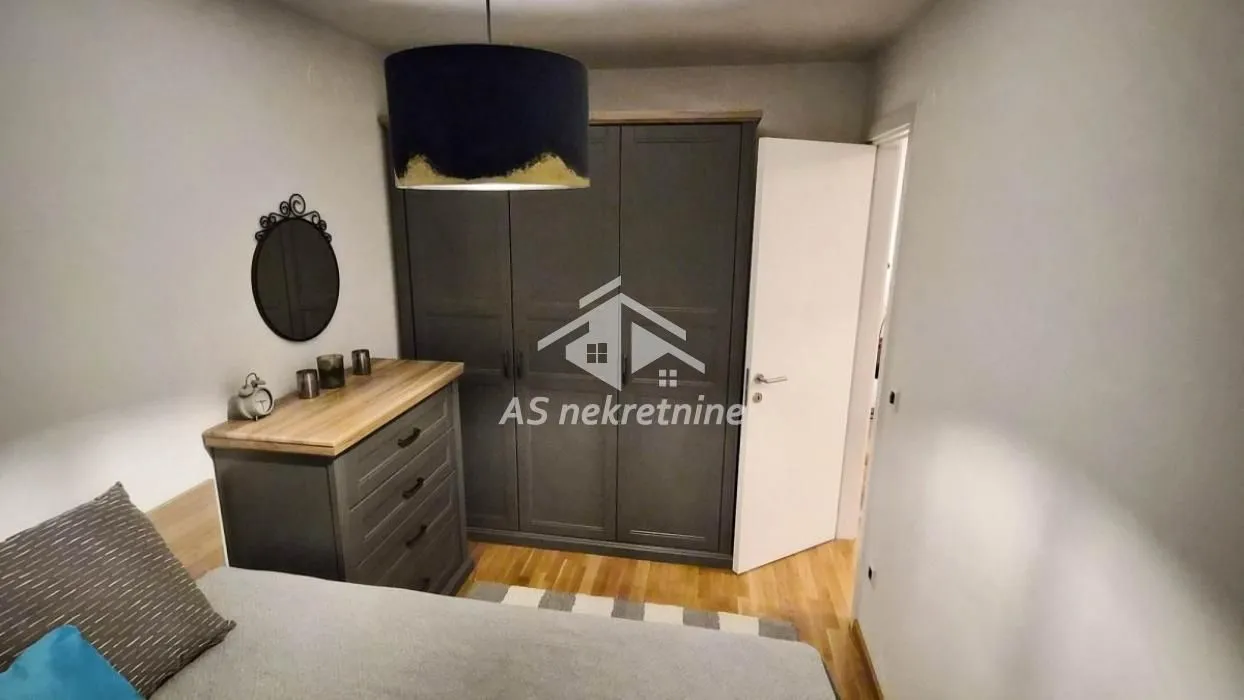 Rent, two bedroom apartment, 48m², Južni Bulevar, Vračar Sve Podlokacije