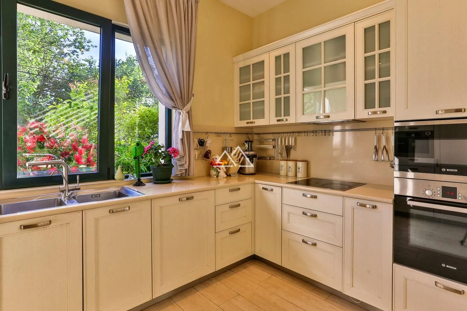Prodaja, kuća, 240m², Centar, Tivat