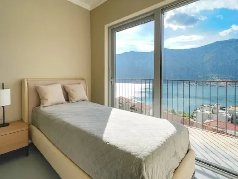 Prodaja, trosoban stan, 158m², Dobrota, Kotor - image 4