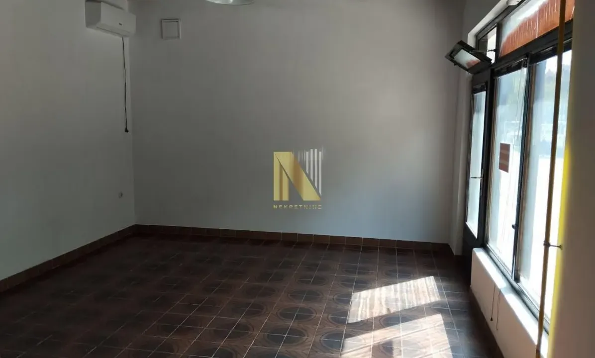 Izdavanje, poslovni prostor, 29m², Telep, Novi Sad Sve Podlokacije