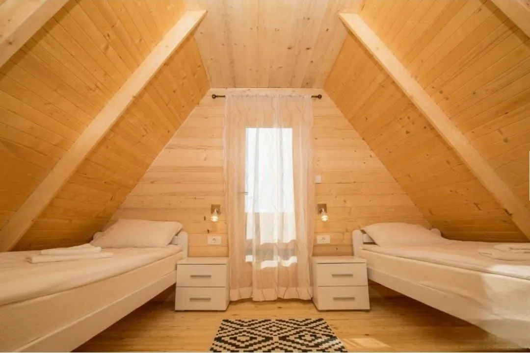 Prodaja, kuća, 207m², Borje, Žabljak