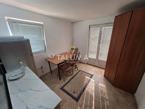 Izdavanje, kuća, 200m², Zagorič, Podgorica - image 14