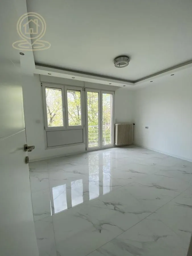 Izdavanje, dvosoban stan, 51m², Centar, Niš