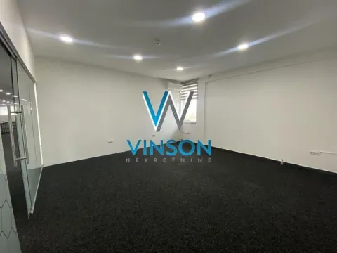 Izdavanje, poslovni prostor, 1050m², Novo naselje, Novi Sad - image 16