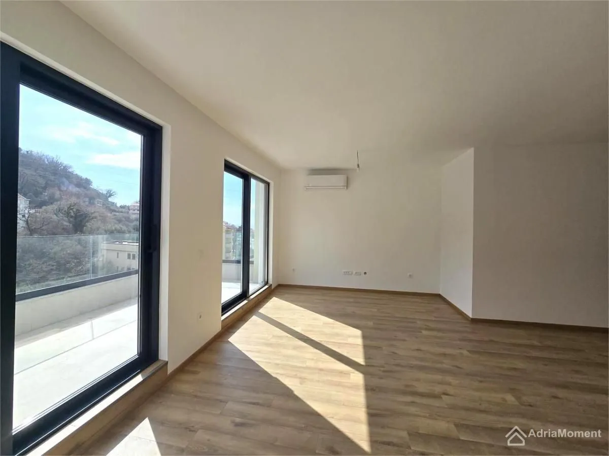 Prodaja, dvosoban stan, 114m², Kamenovo, Budva