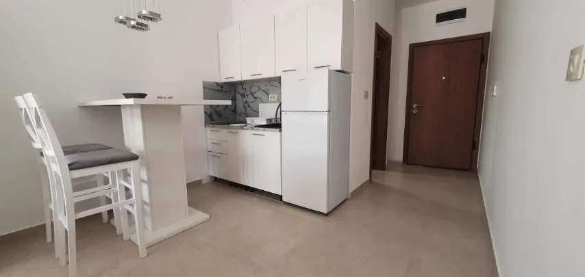 Izdavanje, garsonjera, 30m², Centar, Budva