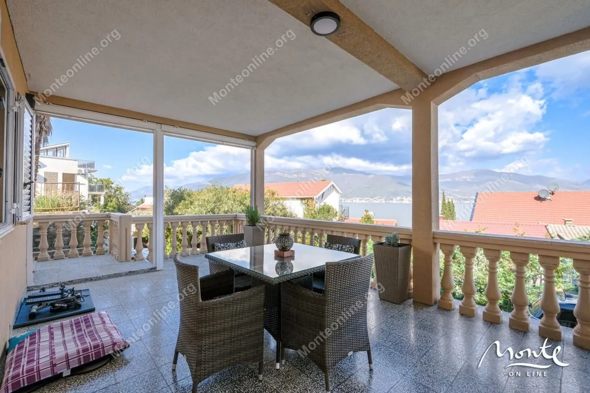 Prodaja, kuća, 210m², Krašići, Tivat