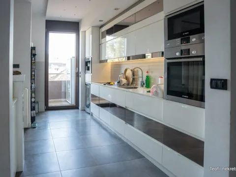 Prodaja, četvorosoban stan, 220m², Savski Venac, Beograd - image 7