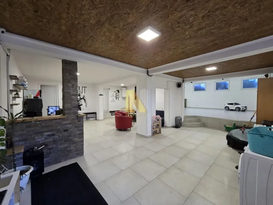 Prodaja, poslovni prostor, 100m², Novi Sad, Srbija