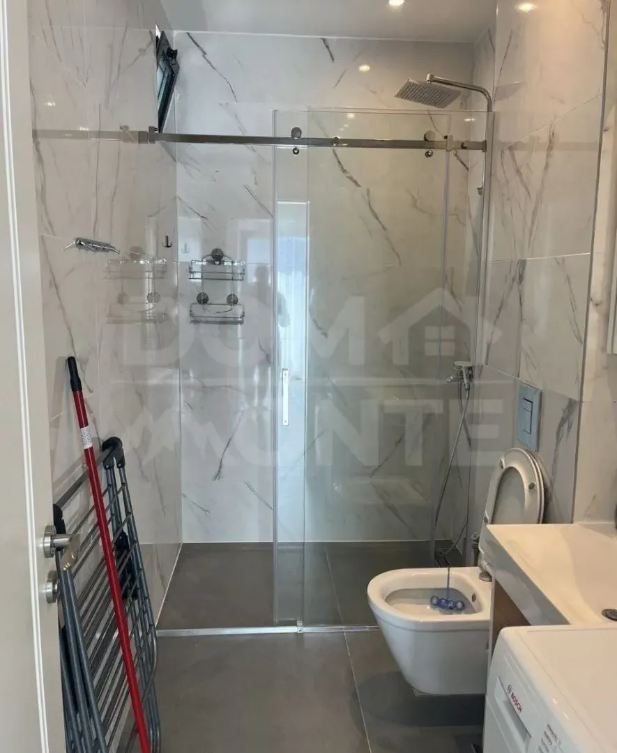 Izdavanje, jednosoban stan, 52m², Tivat, Crna Gora