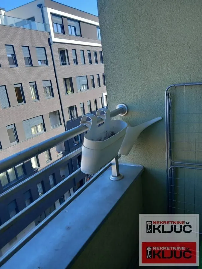 Izdavanje, garsonjera, 28m², Bulevar Oslobodjenja, Novi Sad Sve Podlokacije