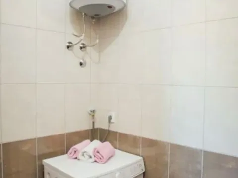 Izdavanje, trosoban stan, 100m², Gradiošnica, Tivat - image 5