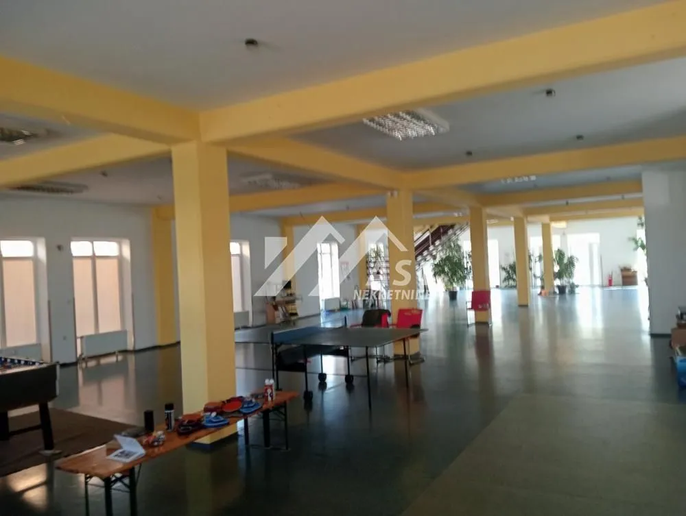 Rent, office space, 720m², Novo naselje, Novi Sad