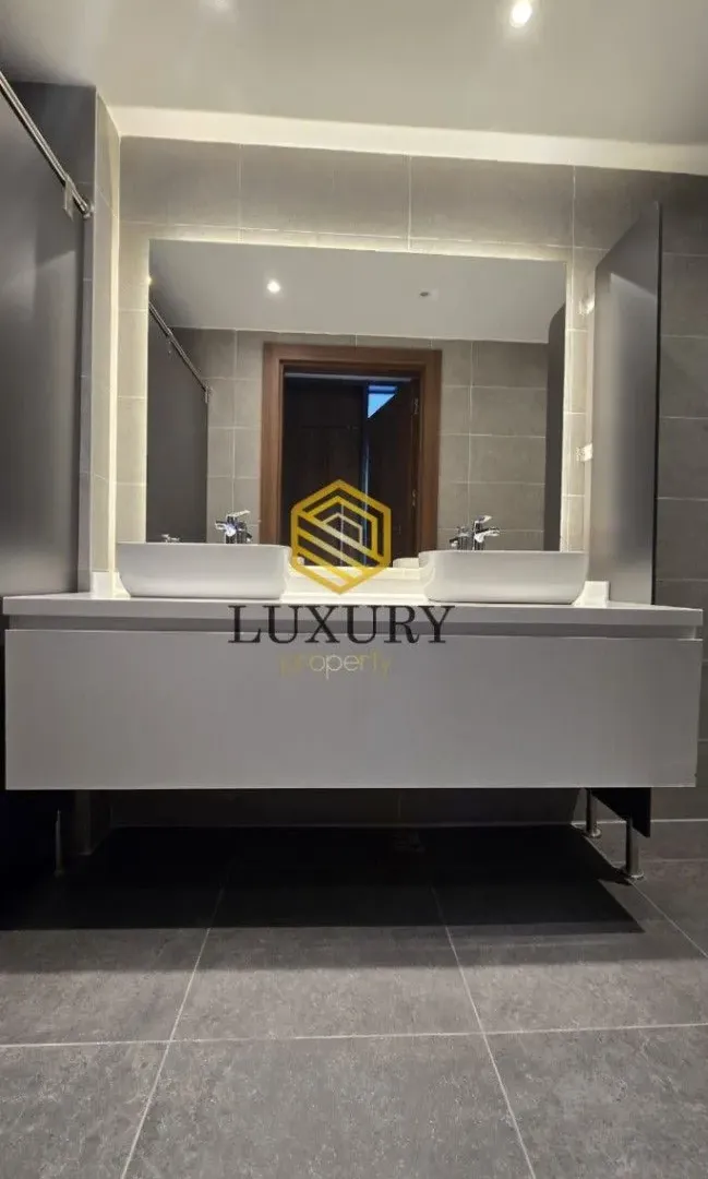 Rent, office space, 2542m², Centar, Podgorica