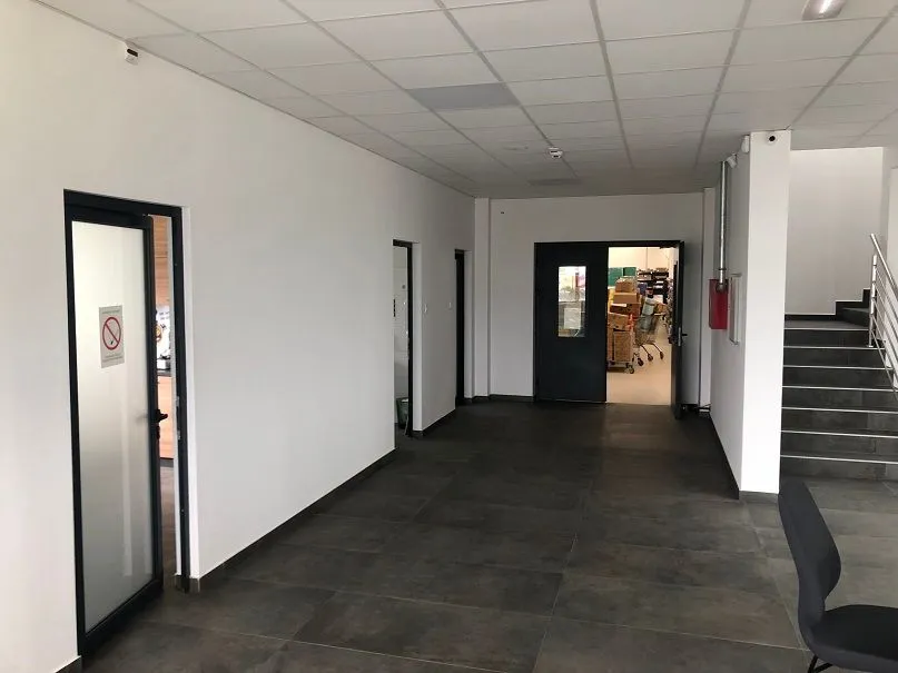 Rent, office space, 2000m², Zemun Sve Podlokacije, Beograd