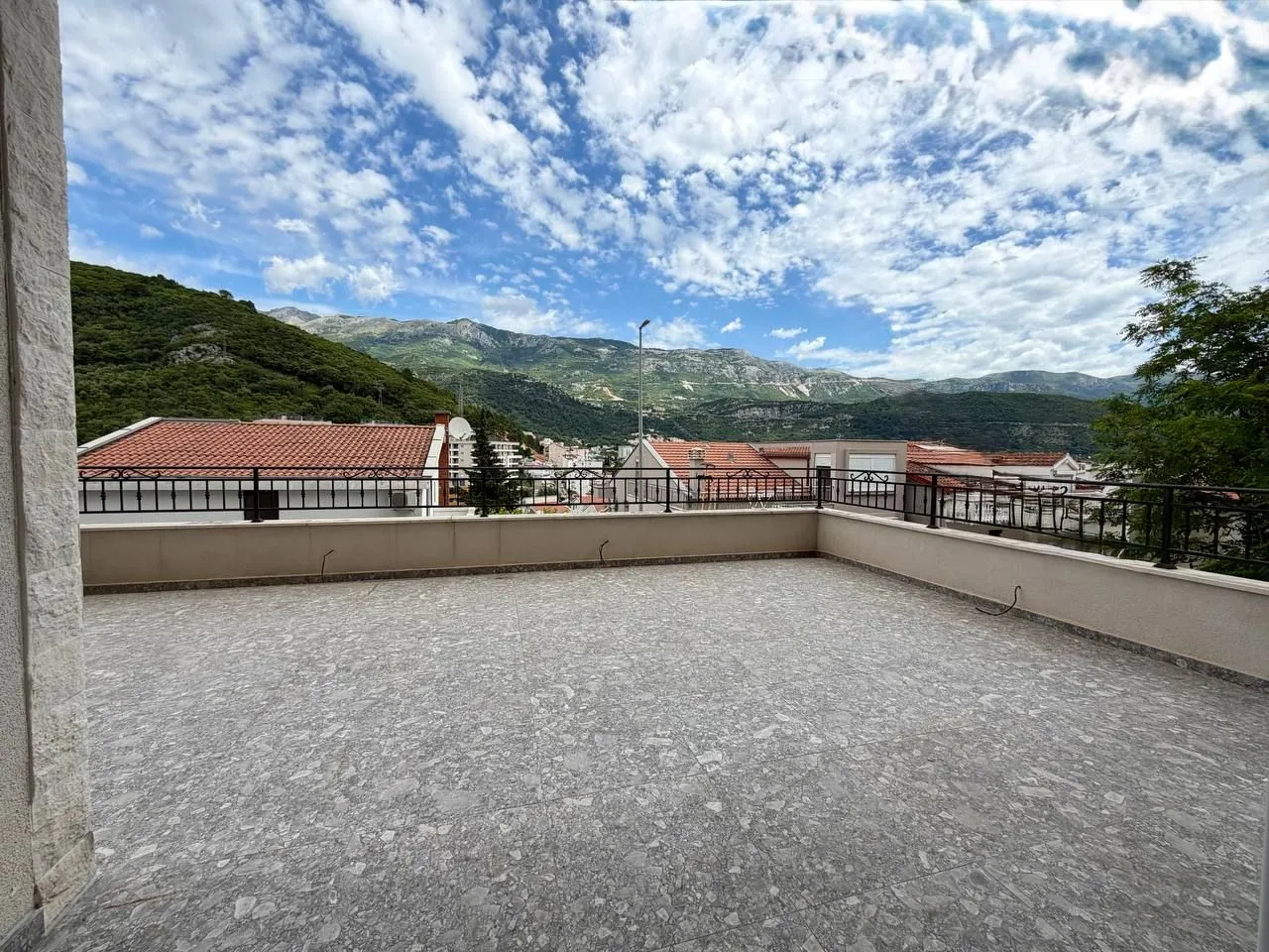 Prodaja, dvosoban stan, 47m², Centar, Budva