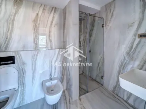 Prodaja, četvorosoban stan, 197m², Južni Bulevar, Vračar Sve Podlokacije - image 9