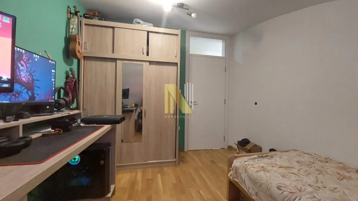 Prodaja, četvorosoban stan, 90m², Petrovaradin, Novi Sad