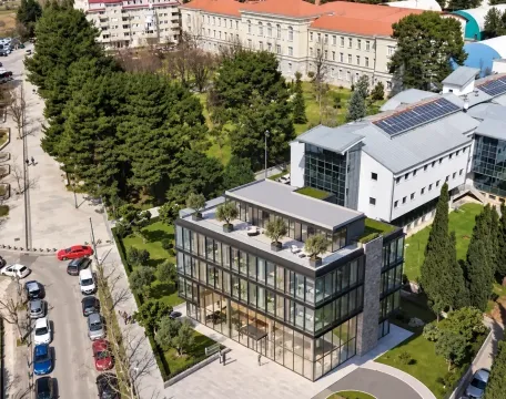 Zemljište in Centar