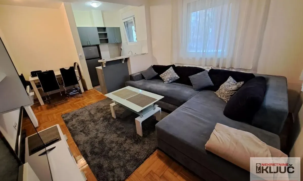 Prodaja, dvosoban stan, 50m², Grbavica, Novi Sad Sve Podlokacije