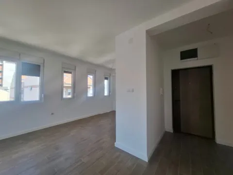 Sale, four bedroom apartment, 74m², Centar, Kragujevac - image 2