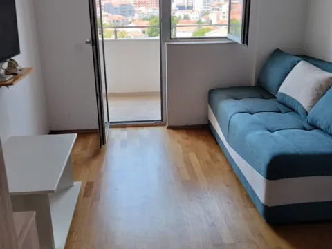 Izdavanje, garsonjera, 26m², Budva, Crna Gora