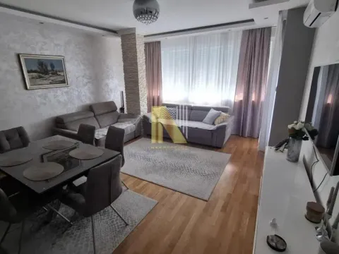 Izdavanje, trosoban stan, 70m², Novi Sad, Srbija - image 2